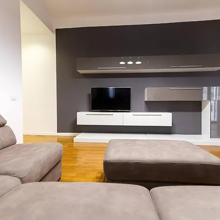 Casa Di Dada - Statua * Palermo